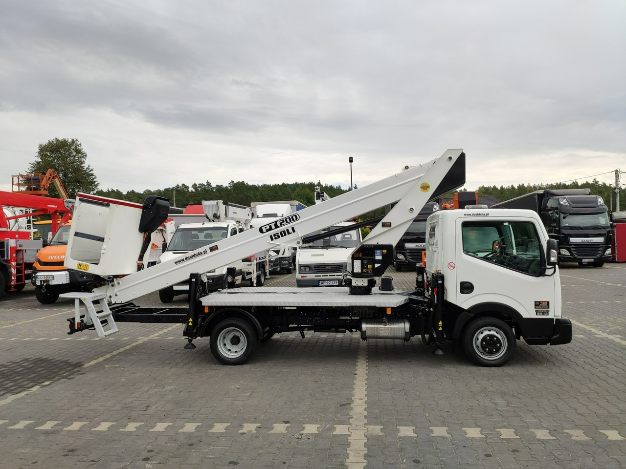 Nissan Cabstar - Camión con plataforma elevadora: foto 5 Nissan Cabstar - Camión con plataforma elevadora: foto 5