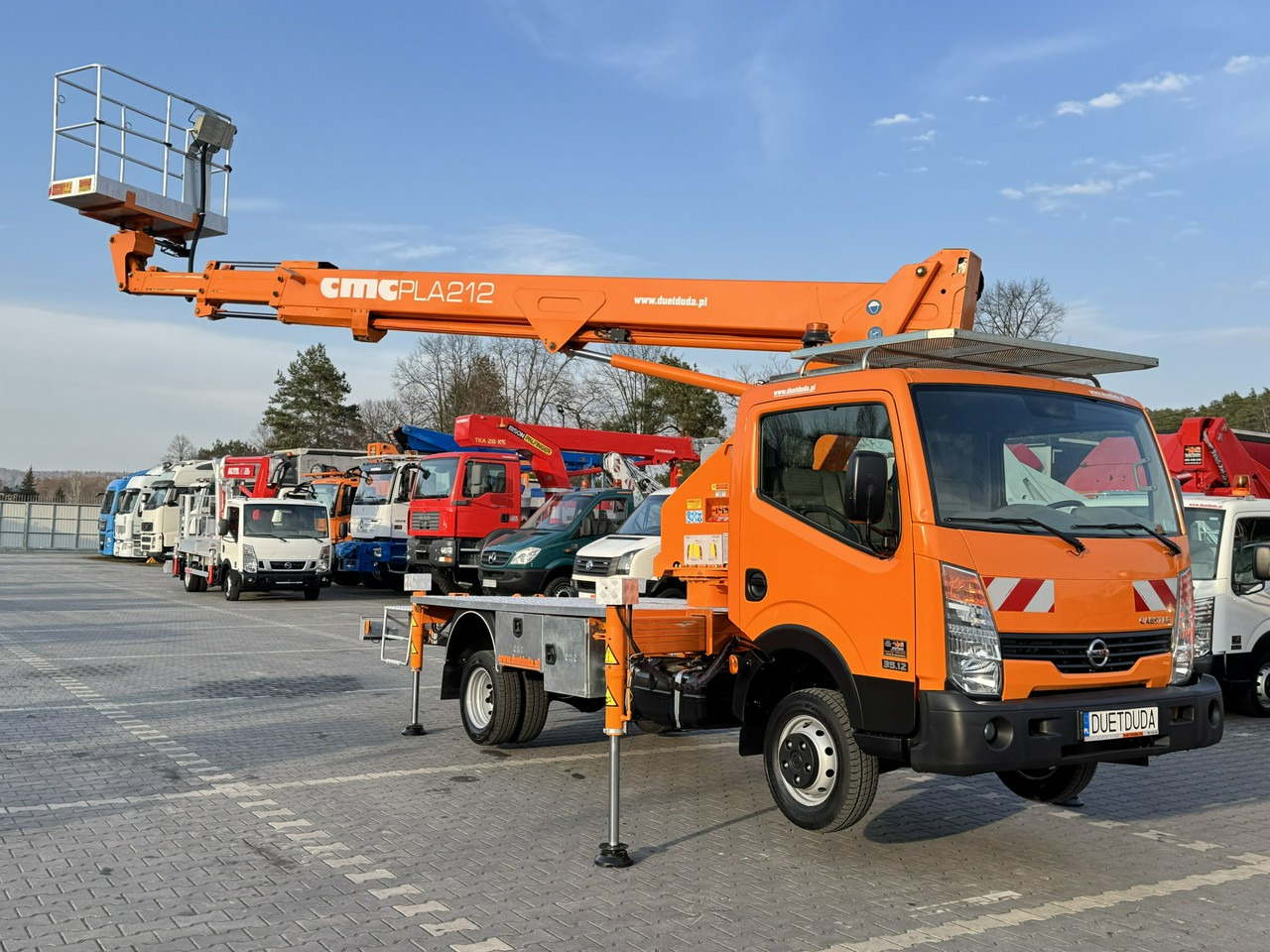 Nissan Cabstar - Camión con plataforma elevadora: foto 5 Nissan Cabstar - Camión con plataforma elevadora: foto 5