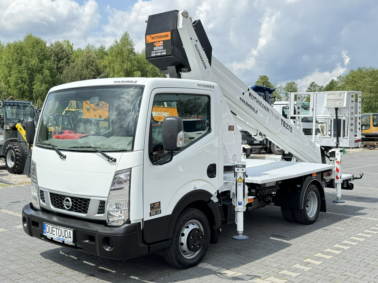Nissan Cabstar - Camión con plataforma elevadora: foto 5 Nissan Cabstar - Camión con plataforma elevadora: foto 5