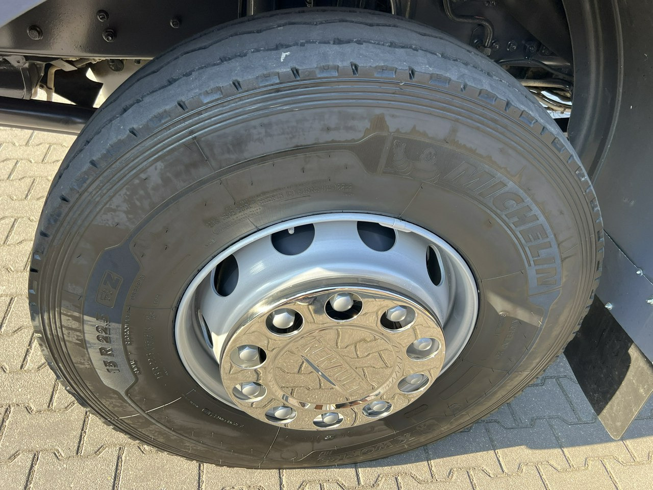 Renault Kerax 26.390 6x4 Mocny HDS FASSI F170 Sterowanie Radiowe - Camión volquete, Camión grúa: foto 4 Renault Kerax 26.390 6x4 Mocny HDS FASSI F170 Sterowanie Radiowe - Camión volquete, Camión grúa: foto 4