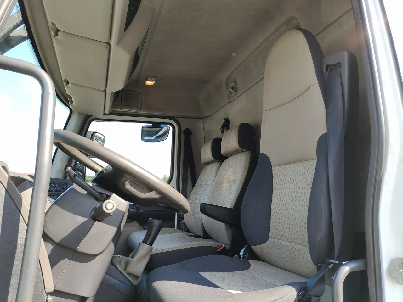 Leasing de Renault Midlum 180.240DXI + HDS HYVA HB170E2 Udzwig 3.6Tony Renault Midlum 180.240DXI + HDS HYVA HB170E2 Udzwig 3.6Tony: foto 16 Leasing de Renault Midlum 180.240DXI + HDS HYVA HB170E2 Udzwig 3.6Tony Renault Midlum 180.240DXI + HDS HYVA HB170E2 Udzwig 3.6Tony: foto 16