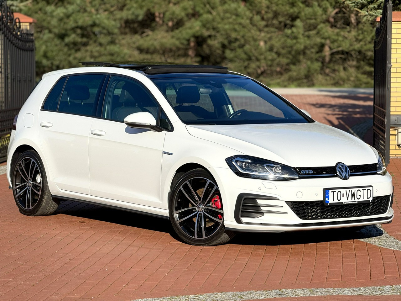 Volkswagen Golf - Hatchback: foto 1 Volkswagen Golf - Hatchback: foto 1