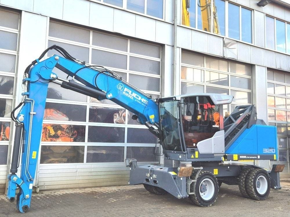 Fuchs MHL 320 F - Manipulador de materiales: foto 2 Fuchs MHL 320 F - Manipulador de materiales: foto 2