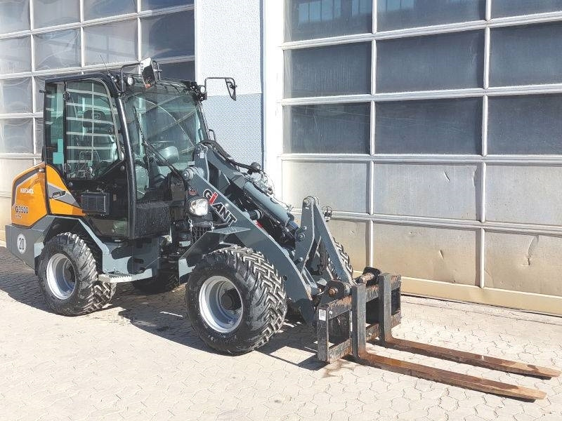 Giant G 3500 X-Tra - Minicargadora: foto 4 Giant G 3500 X-Tra - Minicargadora: foto 4