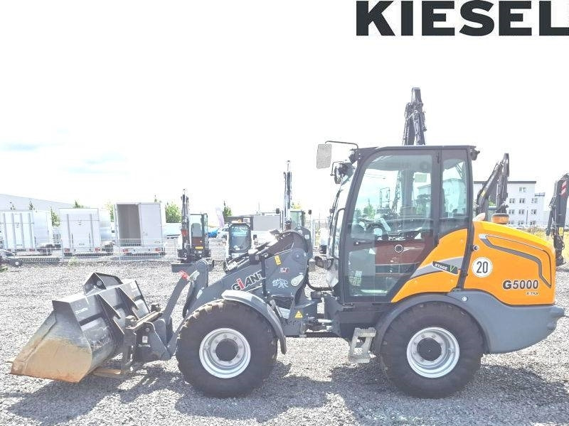 Giant G 5000 X-Tra - Minicargadora: foto 1 Giant G 5000 X-Tra - Minicargadora: foto 1