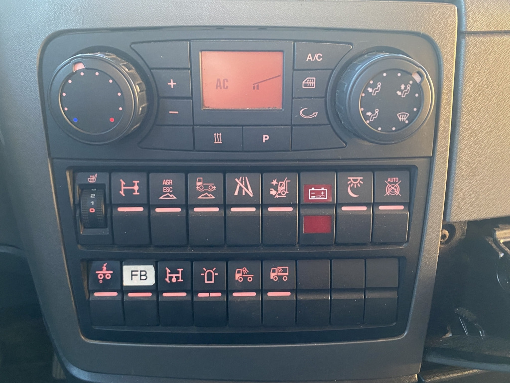 Cabeza tractora MAN TGX 18.420 4x2 BLS: foto 11