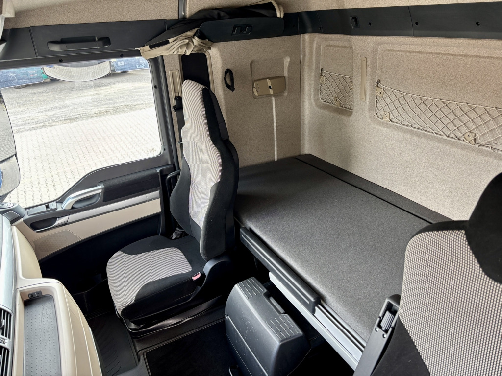 Cabeza tractora MAN TGX 18.460 4x4 H BLS: foto 15