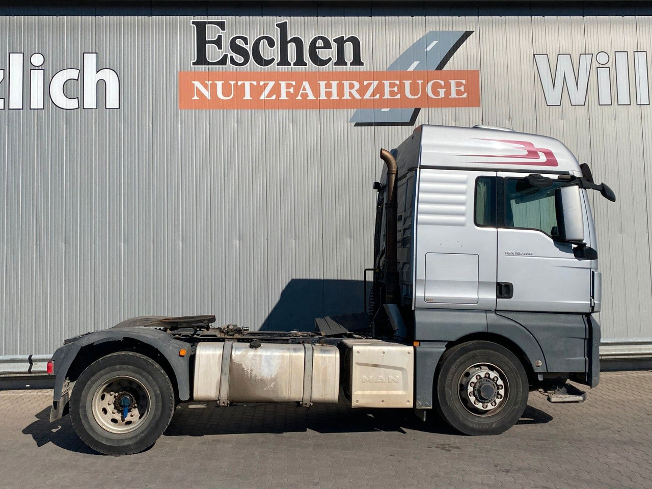 MAN TGX 18.460 4x4 H | Motorschaden*XLX*Standklima - Cabeza tractora: foto 4 MAN TGX 18.460 4x4 H | Motorschaden*XLX*Standklima - Cabeza tractora: foto 4
