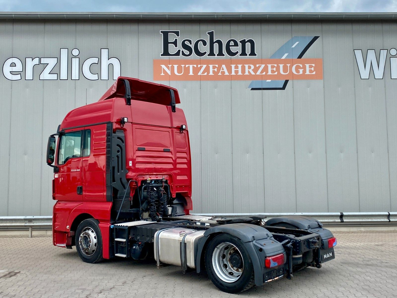 MAN TGX 18.460 LLS-U | XLX*2x Tank*ACC*Retarder*Luft - Cabeza tractora: foto 3 MAN TGX 18.460 LLS-U | XLX*2x Tank*ACC*Retarder*Luft - Cabeza tractora: foto 3