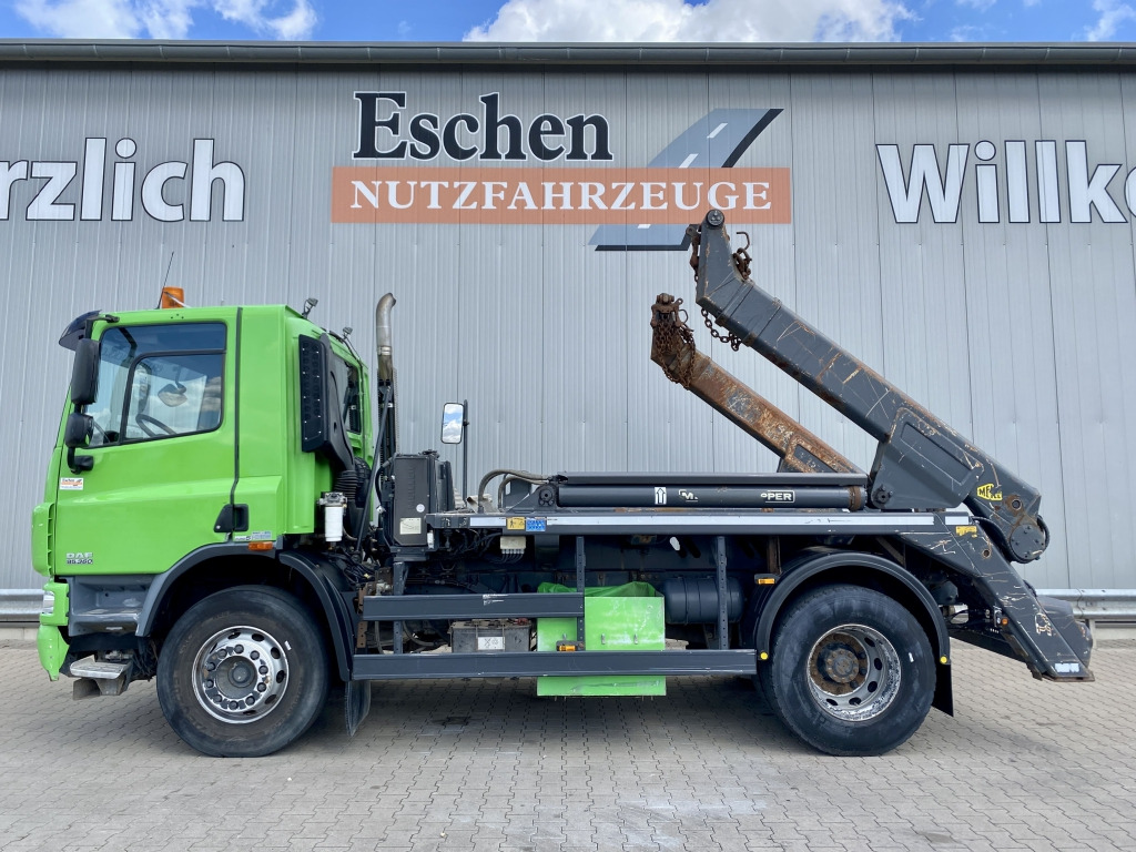 DAF CF 85.360 - Camión portacontenedor de cadenas: foto 3 DAF CF 85.360 - Camión portacontenedor de cadenas: foto 3