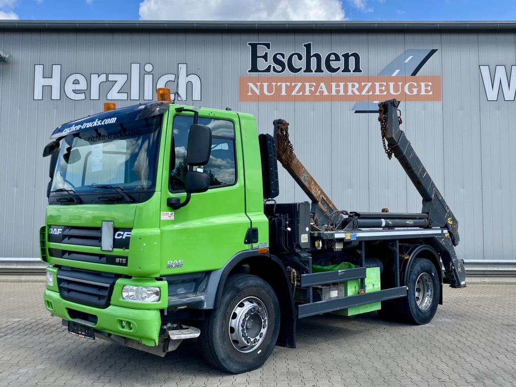 DAF CF 85.360 - Camión portacontenedor de cadenas: foto 2 DAF CF 85.360 - Camión portacontenedor de cadenas: foto 2