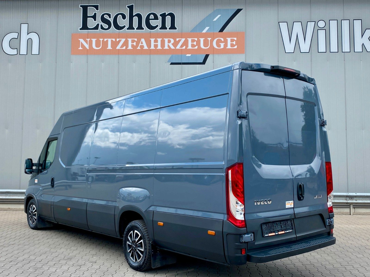 Iveco 35 S 16 Daily | Schiebetür*Kamera*Navi*AC*1.Hand - Furgón: foto 3 Iveco 35 S 16 Daily | Schiebetür*Kamera*Navi*AC*1.Hand - Furgón: foto 3