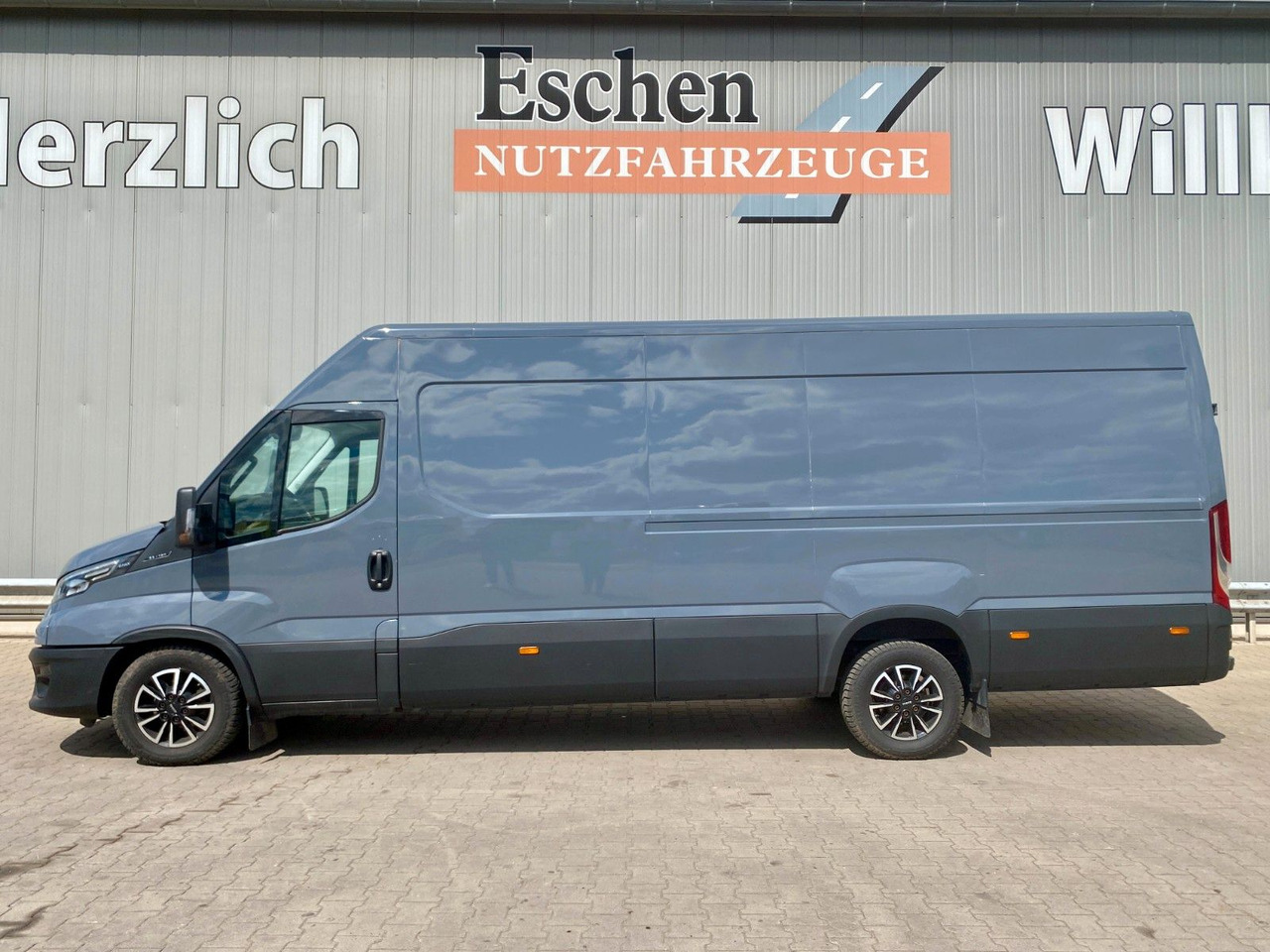 Iveco 35 S 16 Daily | Schiebetür*Kamera*Navi*AC*1.Hand - Furgón: foto 2 Iveco 35 S 16 Daily | Schiebetür*Kamera*Navi*AC*1.Hand - Furgón: foto 2