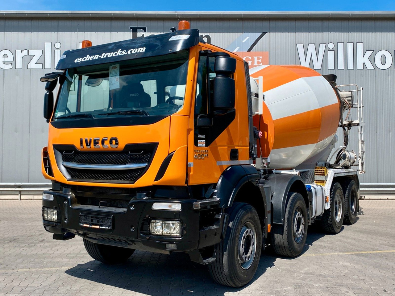 Iveco Trakker AD 340 TB 400/8x4 | 9m³ Liebherr*Navi*AC - Camión hormigonera: foto 1 Iveco Trakker AD 340 TB 400/8x4 | 9m³ Liebherr*Navi*AC - Camión hormigonera: foto 1