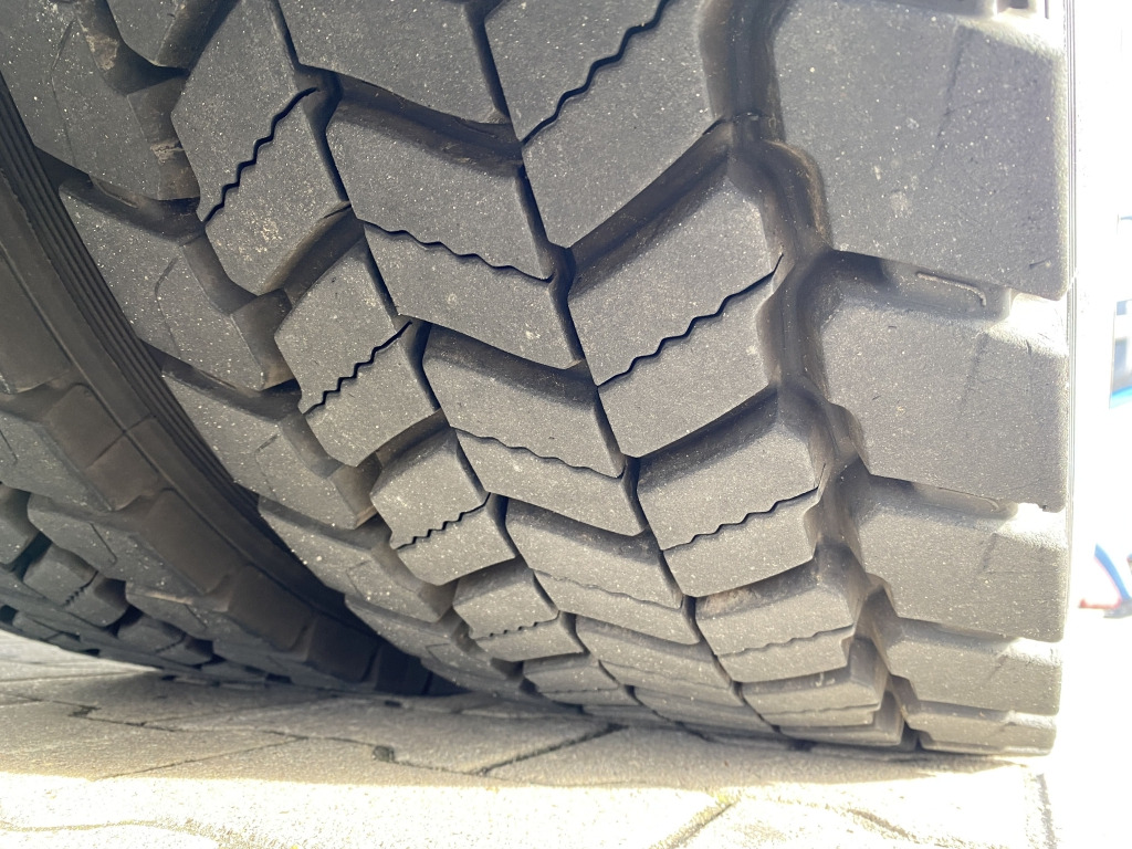 Camión chasis MAN TGS 26.420 6x2-4 LL: foto 13