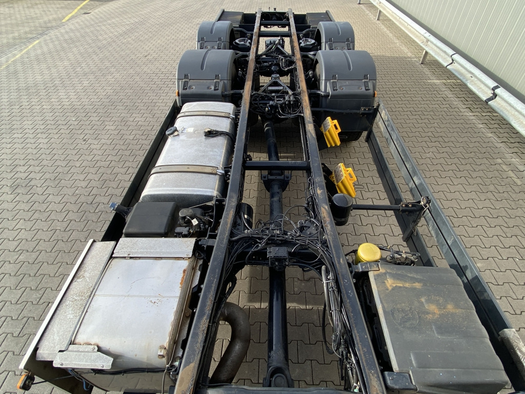 Camión chasis MAN TGS 26.420 6x2-4 LL: foto 9