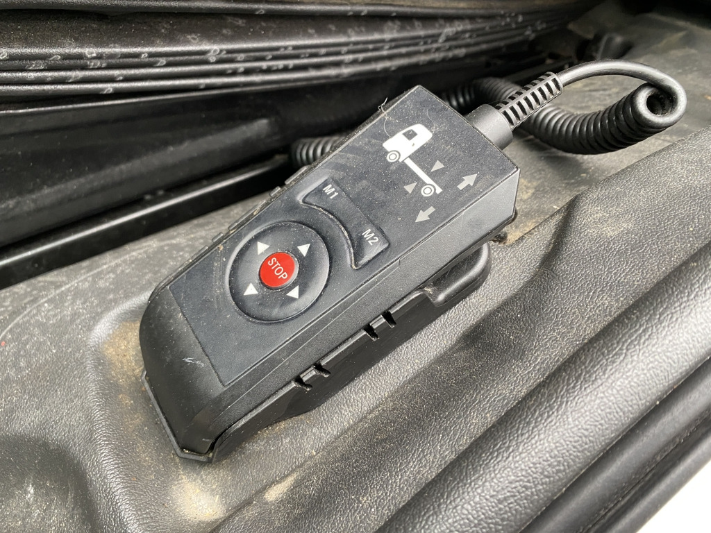 Mercedes-Benz 1523 L Atego / Dhollandia LBW - Camión frigorífico: foto 4 Mercedes-Benz 1523 L Atego / Dhollandia LBW - Camión frigorífico: foto 4