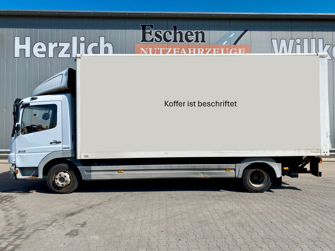 Mercedes-Benz 818 Atego | MBB LBW 1,00to.*3x Sitze*AHK*Teppich - Furgoneta caja cerrada: foto 2 Mercedes-Benz 818 Atego | MBB LBW 1,00to.*3x Sitze*AHK*Teppich - Furgoneta caja cerrada: foto 2