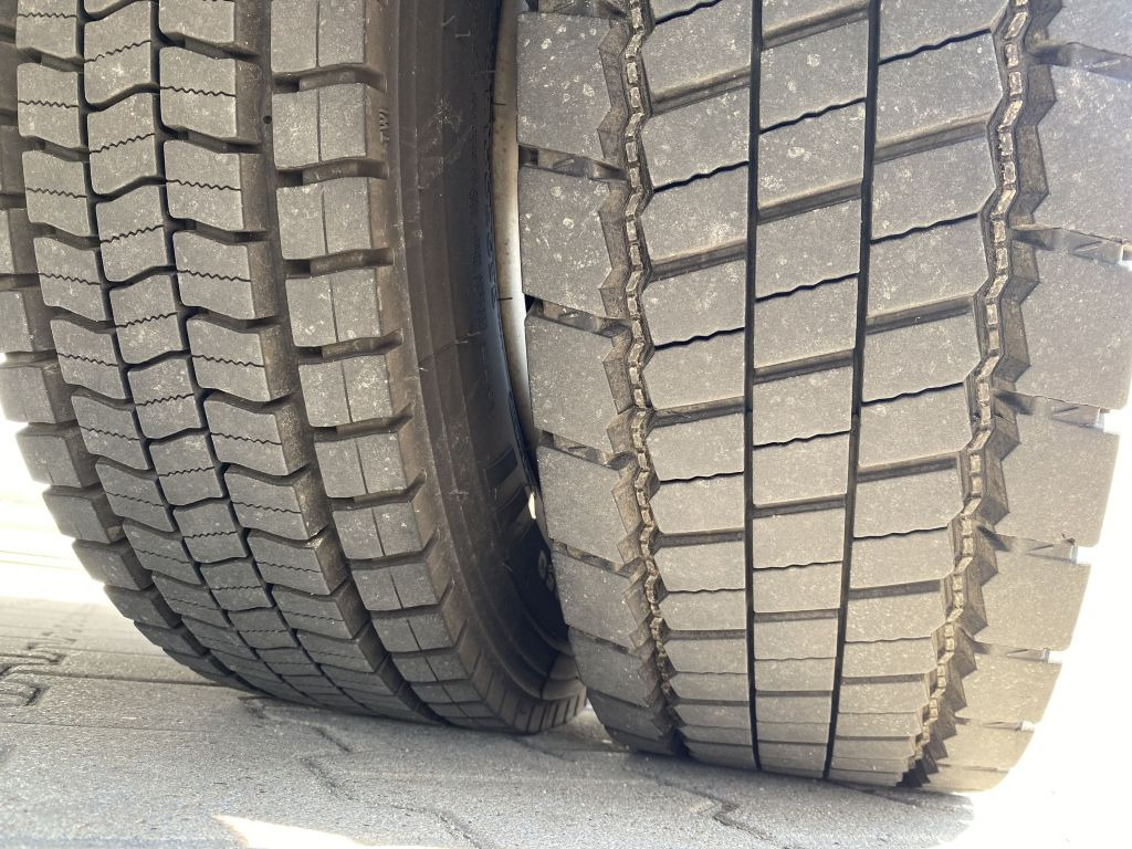 Mercedes-Benz Atego 818 | MBB LBW 1,00to.*Edscha*2x Gardine*AC - Furgoneta con caja de lona: foto 4 Mercedes-Benz Atego 818 | MBB LBW 1,00to.*Edscha*2x Gardine*AC - Furgoneta con caja de lona: foto 4
