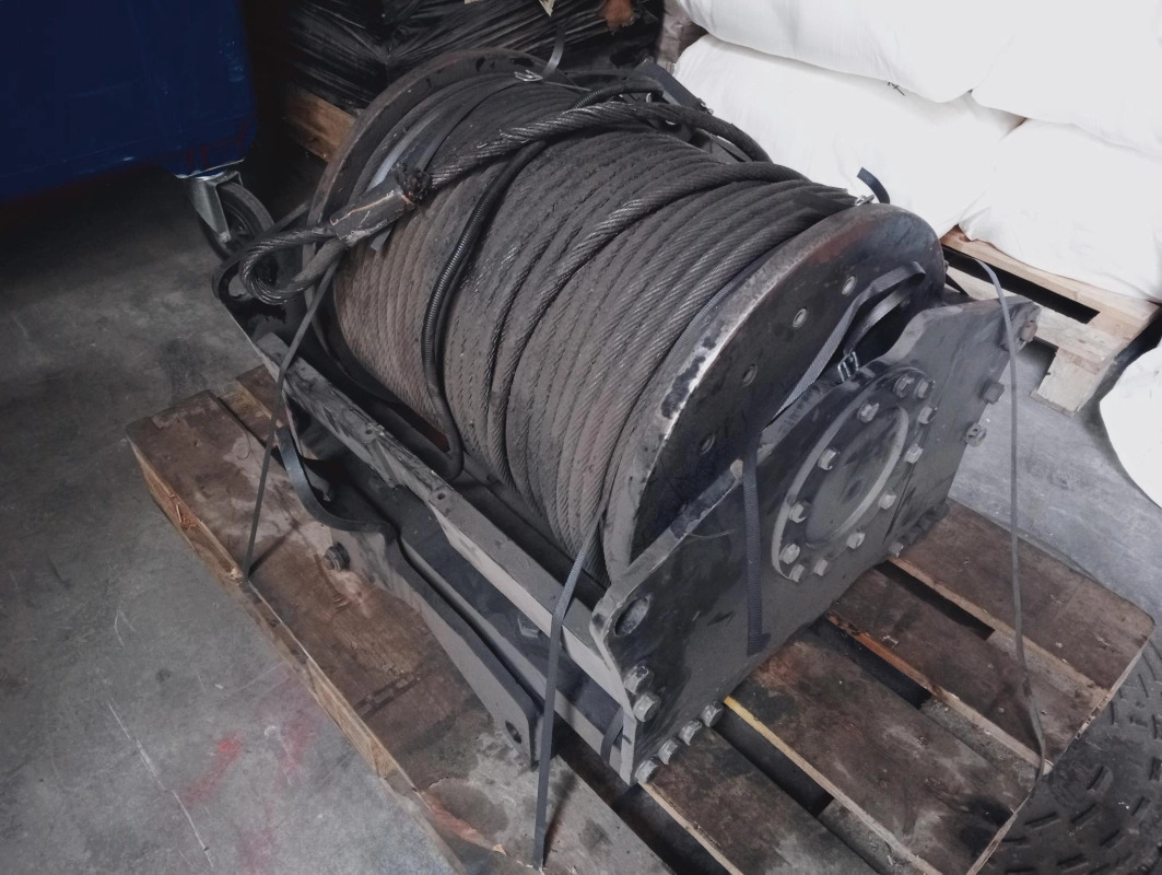 Cabrestante de elevación BREVINI V40/L (VR910) - Cabrestante: foto 2 Cabrestante de elevación BREVINI V40/L (VR910) - Cabrestante: foto 2