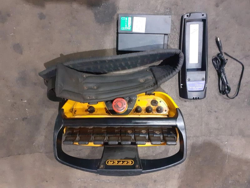 Grúa Effer 145/3S - Grúa para camión para Camión: foto 1 Grúa Effer 145/3S - Grúa para camión para Camión: foto 1