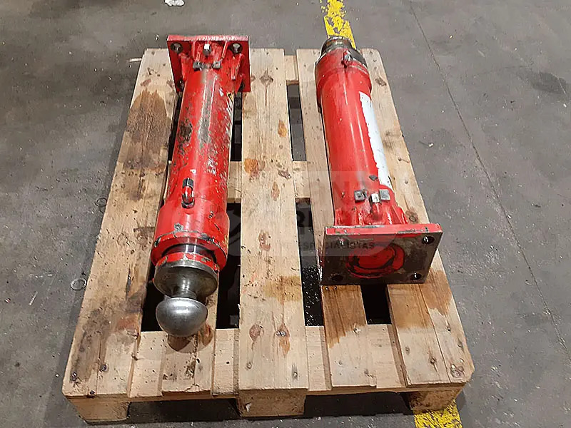 Grúa para camión Grúa F700/800AXP.26 solo para recambios: foto 9