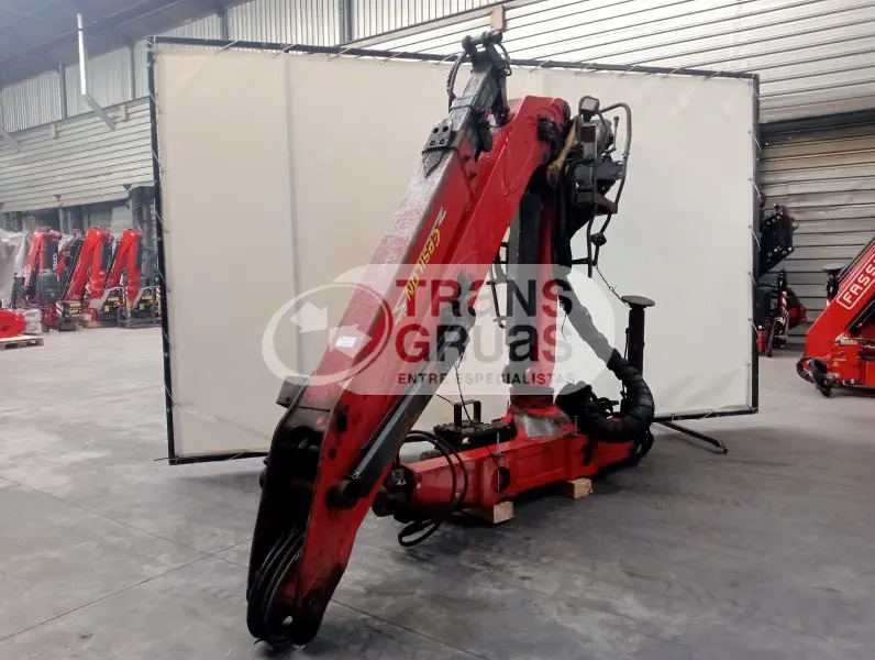 Grúa forestal Epsilon M120Z81 - Grúa para camión: foto 1 Grúa forestal Epsilon M120Z81 - Grúa para camión: foto 1