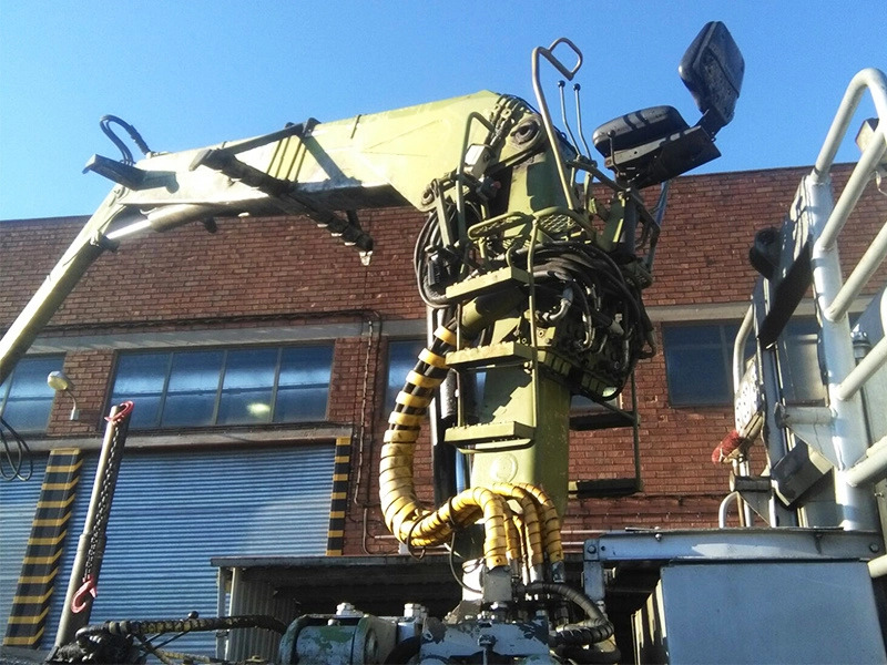 Grúa forestal Loglift F241 - Grúa para camión para Maquinaria forestal: foto 4 Grúa forestal Loglift F241 - Grúa para camión para Maquinaria forestal: foto 4