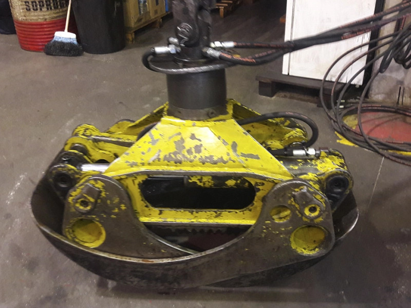 Grúa forestal Loglift F241 - Grúa para camión para Maquinaria forestal: foto 3 Grúa forestal Loglift F241 - Grúa para camión para Maquinaria forestal: foto 3