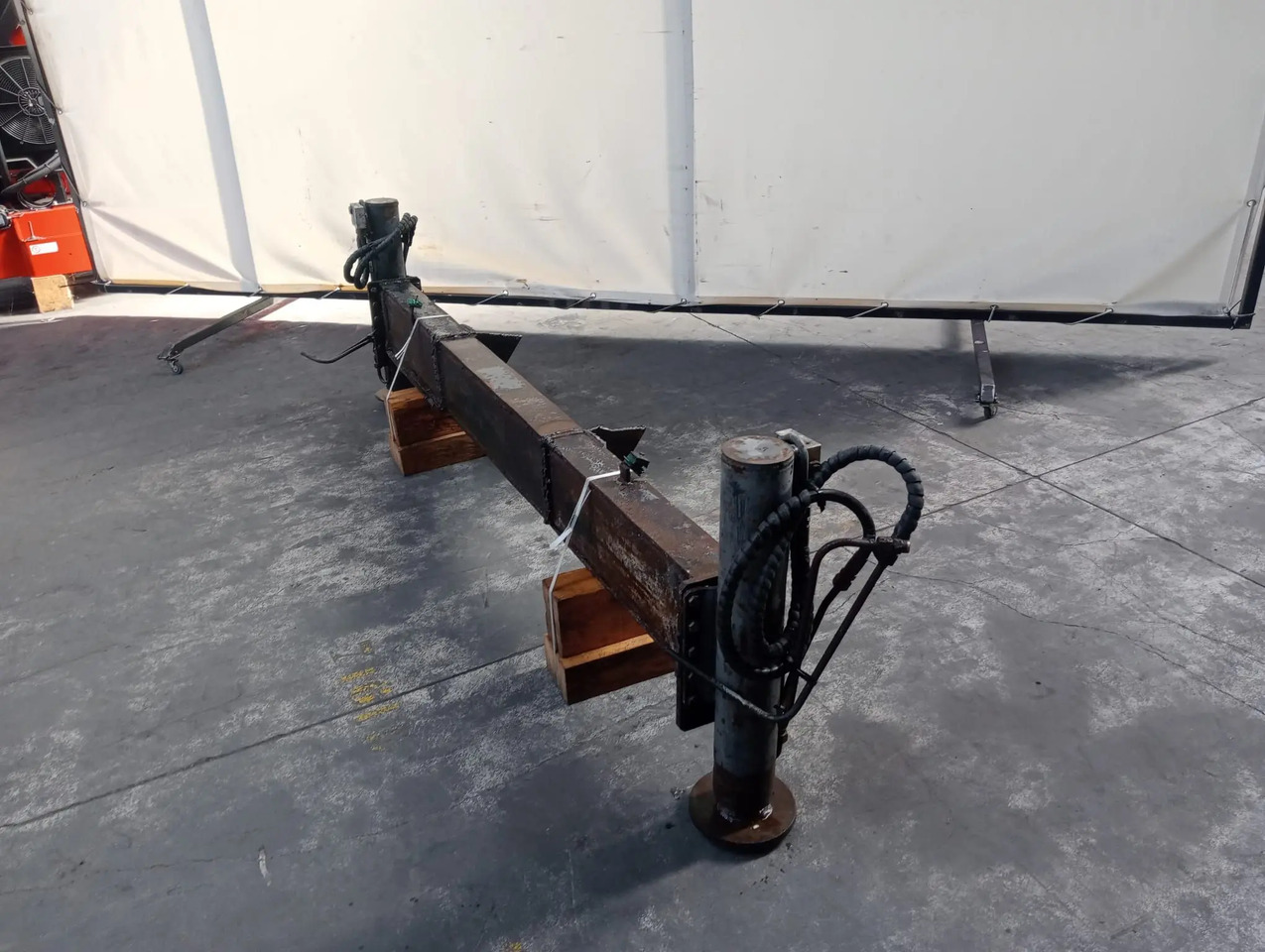 Estabilizador fijo a 2.300 mm - Implemento para Grúa: foto 2 Estabilizador fijo a 2.300 mm - Implemento para Grúa: foto 2