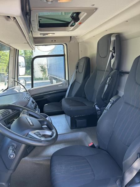 DAF CF 340 - Camión caja cerrada: foto 3 DAF CF 340 - Camión caja cerrada: foto 3