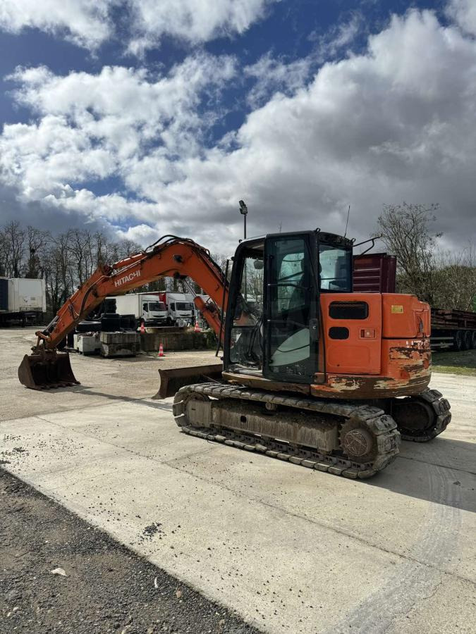 Hitachi ZX85USB-5A - Excavadora de cadenas: foto 1 Hitachi ZX85USB-5A - Excavadora de cadenas: foto 1