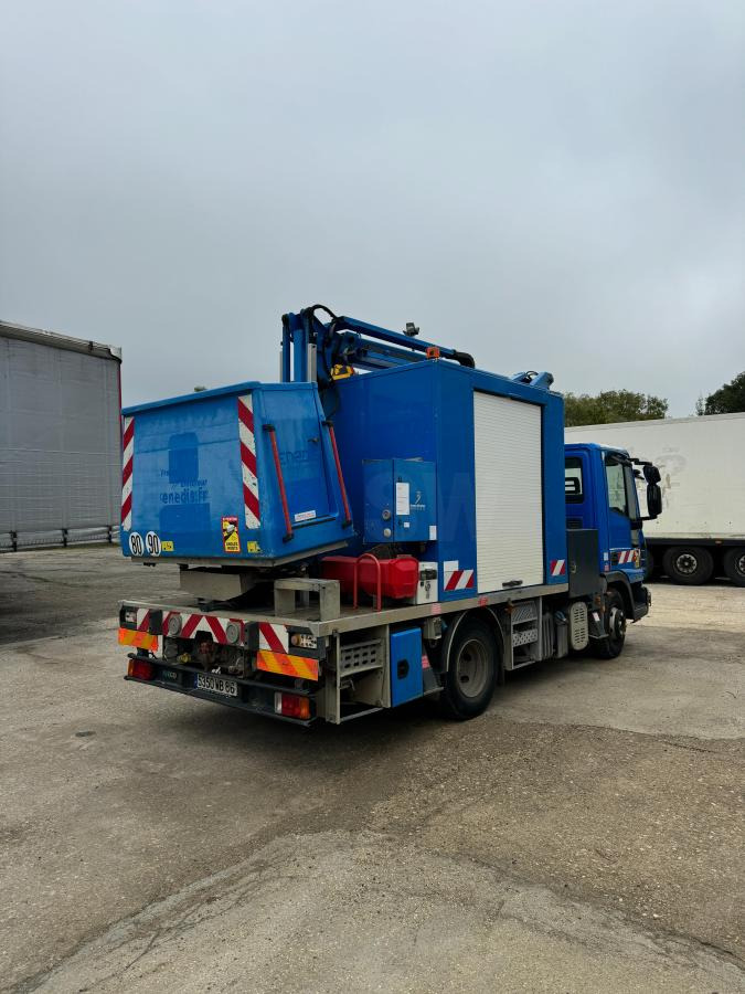 Iveco 100E19 - Camión con plataforma elevadora: foto 5 Iveco 100E19 - Camión con plataforma elevadora: foto 5