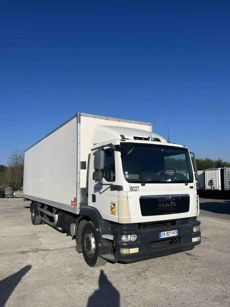 MAN TGM 18.250 - Camión caja cerrada: foto 3 MAN TGM 18.250 - Camión caja cerrada: foto 3