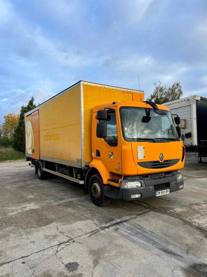 Renault Midlum 220 - Camión caja cerrada: foto 1 Renault Midlum 220 - Camión caja cerrada: foto 1