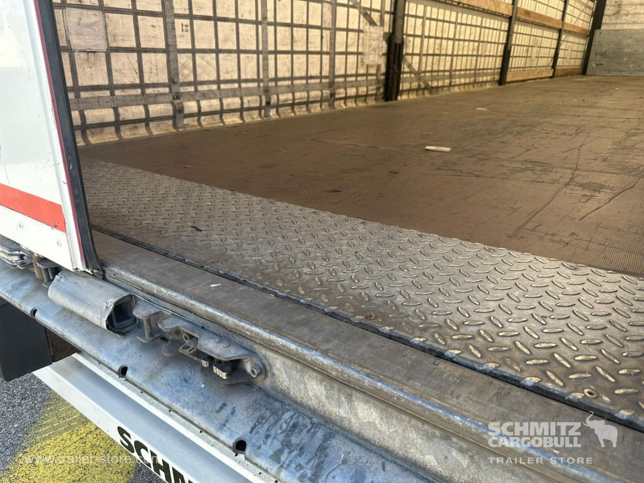 SCHMITZ Curtainsider Standard - Semirremolque lona: foto 4 SCHMITZ Curtainsider Standard - Semirremolque lona: foto 4