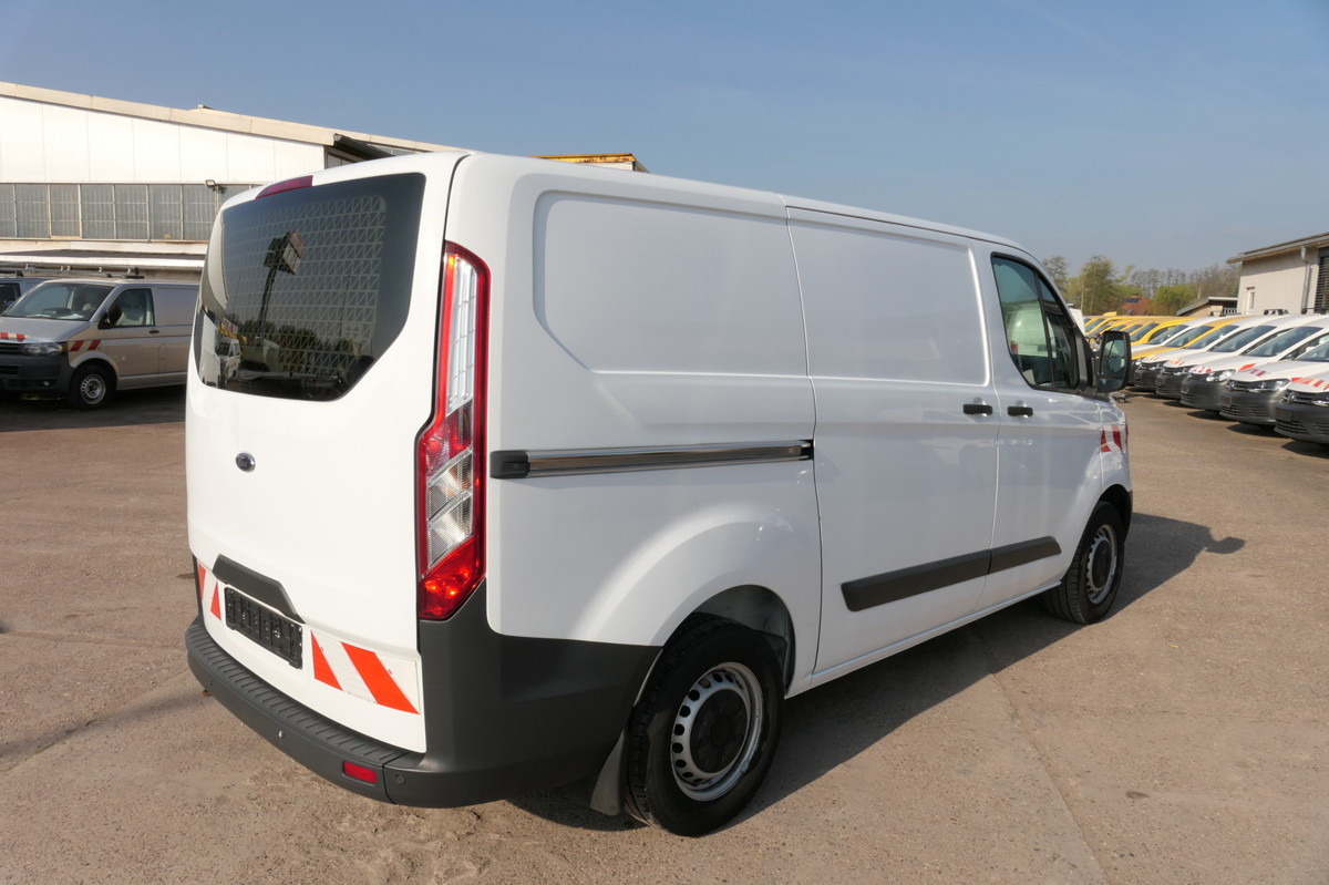 FORD Transit Custom 290 2.0 TDCi KLIMA TEMPOMAT AHK W - Furgoneta pequeña: foto 4 FORD Transit Custom 290 2.0 TDCi KLIMA TEMPOMAT AHK W - Furgoneta pequeña: foto 4