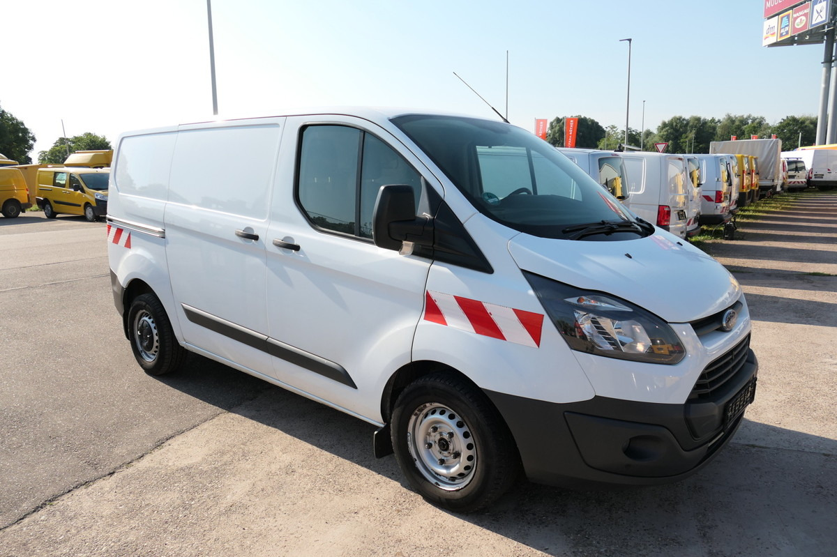 FORD Transit Custom 290 2.0 TDCi KLIMA TEMPOMAT AHK W - Furgoneta pequeña: foto 2 FORD Transit Custom 290 2.0 TDCi KLIMA TEMPOMAT AHK W - Furgoneta pequeña: foto 2
