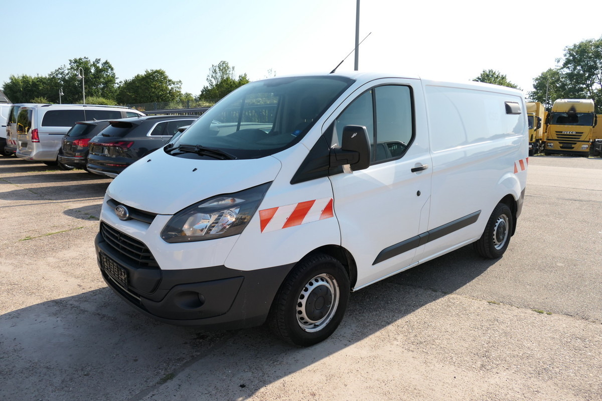 FORD Transit Custom 290 2.0 TDCi KLIMA TEMPOMAT AHK W - Furgoneta pequeña: foto 3 FORD Transit Custom 290 2.0 TDCi KLIMA TEMPOMAT AHK W - Furgoneta pequeña: foto 3