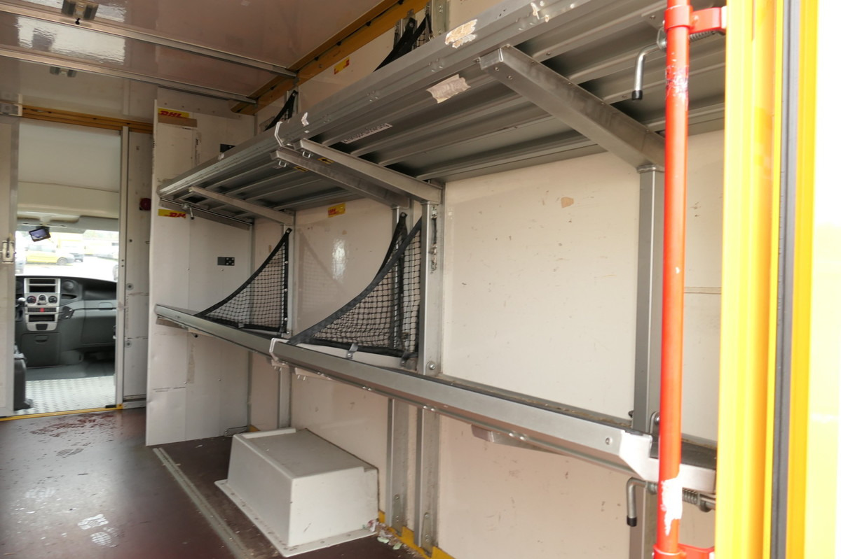 Furgoneta caja cerrada IVECO Daily 35 S11 C30C AUTOMATIK KAMERA MAXI Regale D: foto 9 Furgoneta caja cerrada IVECO Daily 35 S11 C30C AUTOMATIK KAMERA MAXI Regale D: foto 9