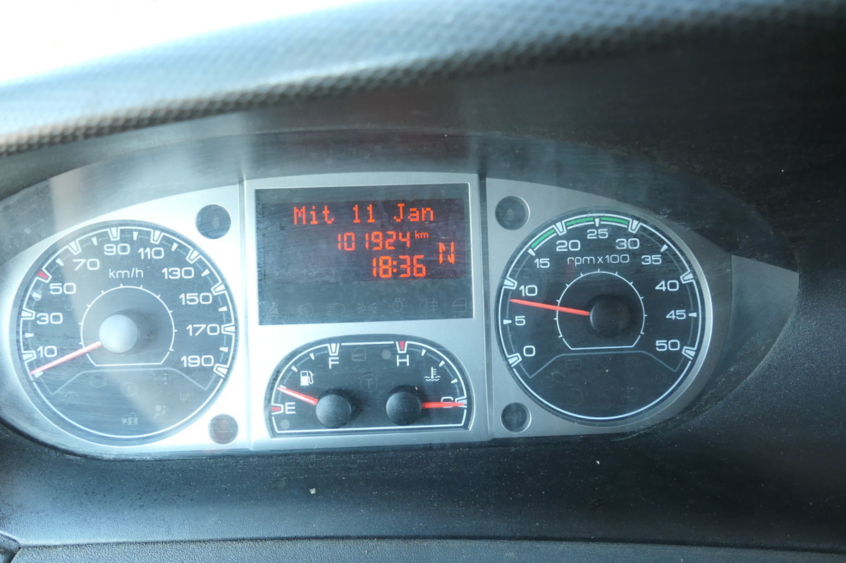 Furgoneta caja cerrada IVECO Daily 35 S11 C30C AUTOMATIK KAMERA MAXI Regale D: foto 13 Furgoneta caja cerrada IVECO Daily 35 S11 C30C AUTOMATIK KAMERA MAXI Regale D: foto 13