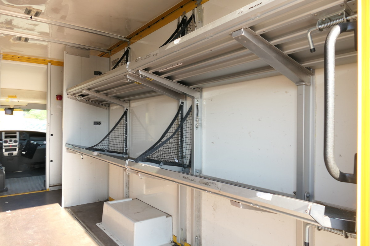 Furgoneta caja cerrada IVECO Daily 35 S11 C30C AUTOMATIK KAMERA MAXI Regale D: foto 9 Furgoneta caja cerrada IVECO Daily 35 S11 C30C AUTOMATIK KAMERA MAXI Regale D: foto 9