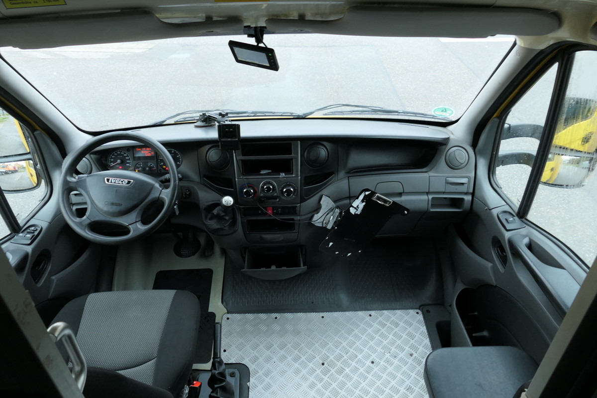 Furgoneta caja cerrada IVECO Daily 35 S11 C30C AUTOMATIK KAMERA MAXI Regale L: foto 6 Furgoneta caja cerrada IVECO Daily 35 S11 C30C AUTOMATIK KAMERA MAXI Regale L: foto 6