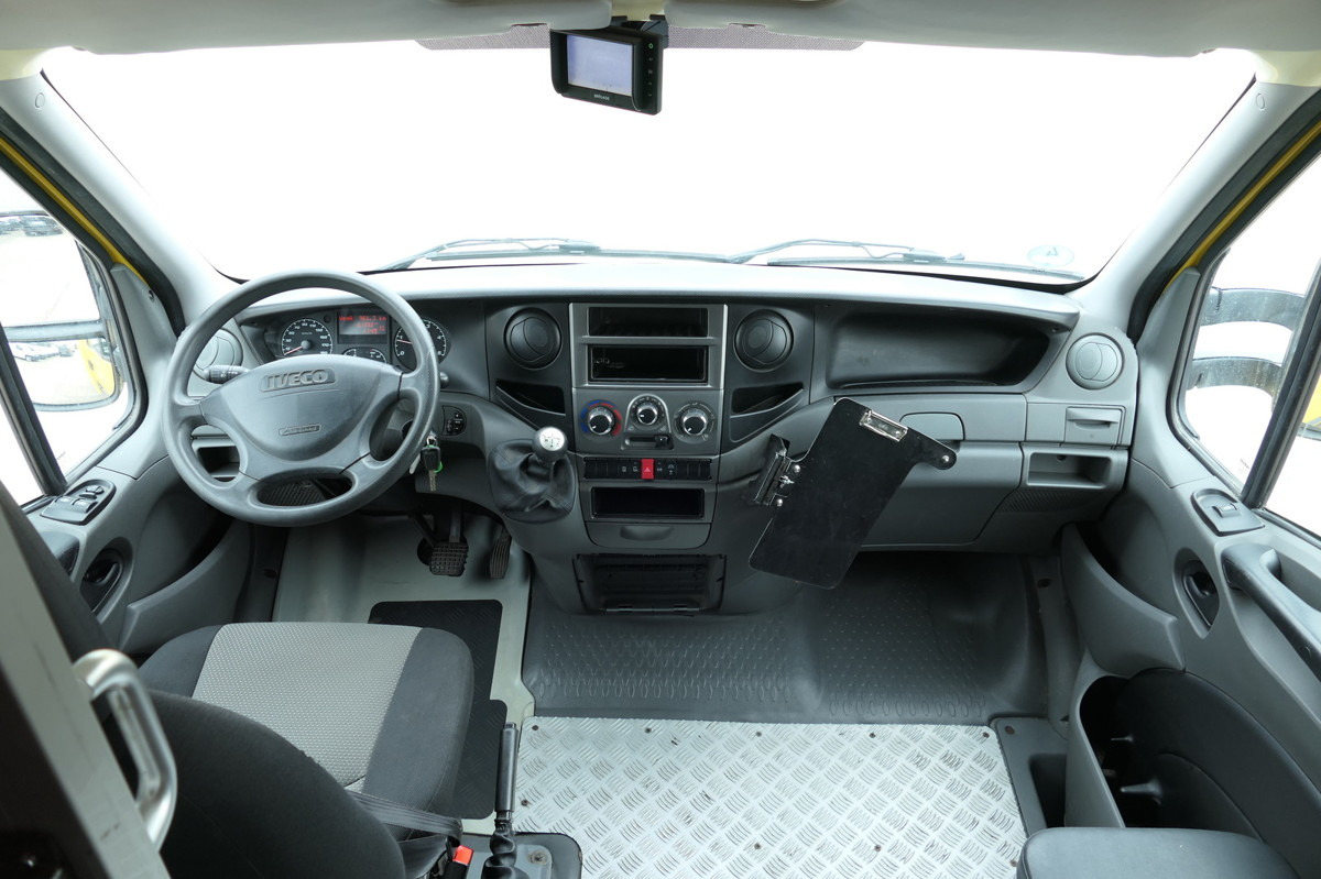 Furgoneta caja cerrada IVECO Daily 35 S11 C30C AUTOMATIK KAMERA Regale LUFT D: foto 6