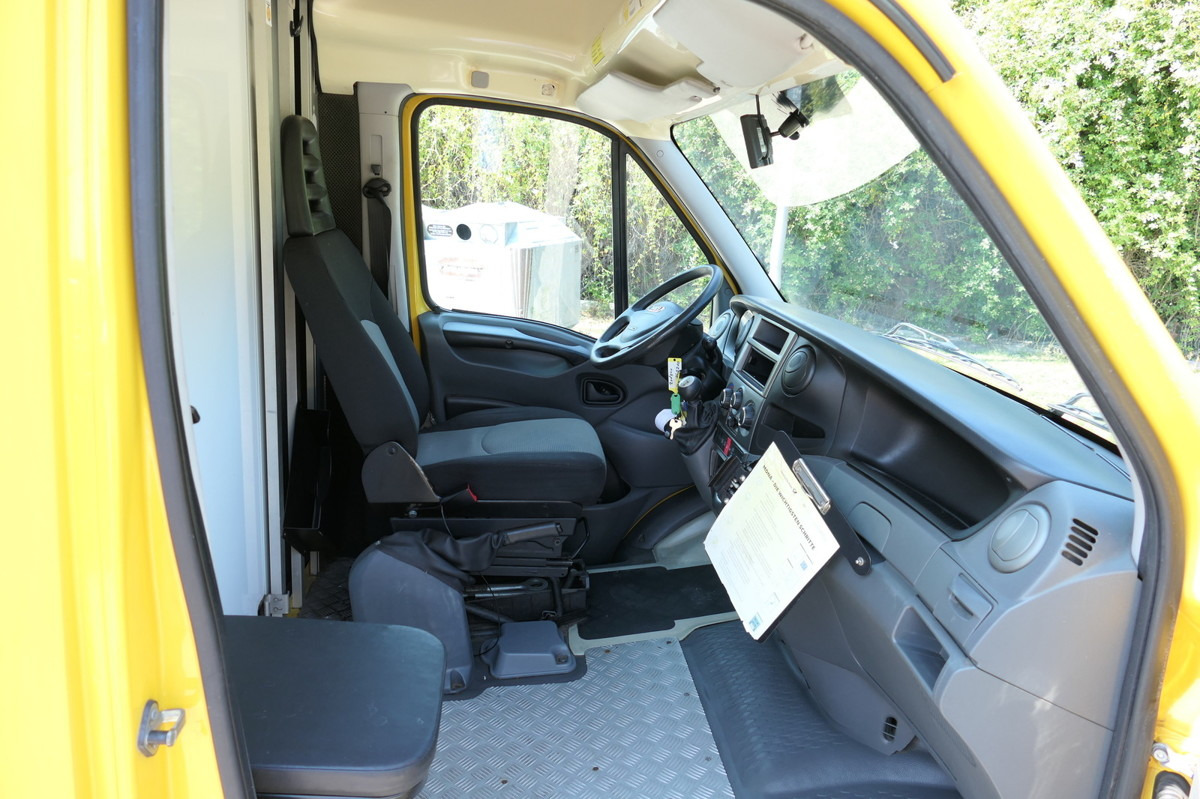 IVECO Daily 35 S11 C30C AUTOMATIK KAMERA Regale LUFT D - Furgoneta caja cerrada: foto 5 IVECO Daily 35 S11 C30C AUTOMATIK KAMERA Regale LUFT D - Furgoneta caja cerrada: foto 5