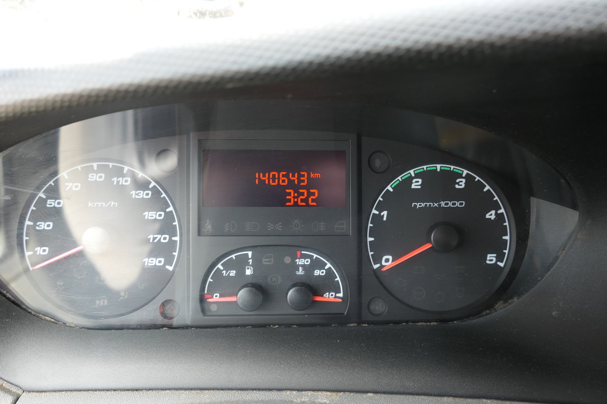 Furgoneta caja cerrada IVECO Daily 35 S11 C30C AUTOMATIK KAMERA Regale LUFT D: foto 9