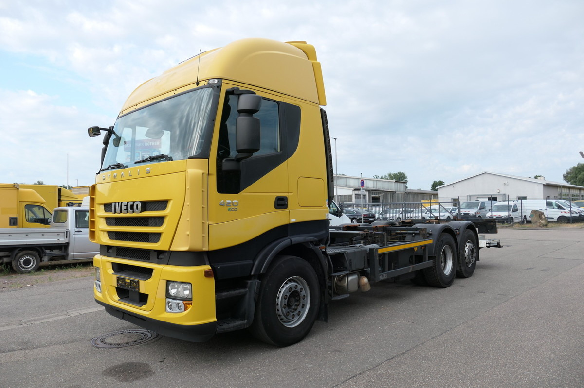 IVECO STRALIS AS 260 S42 Y/FS-CM ECO LBW AHK KLIMA INT - Camión portacontenedore/ Intercambiable: foto 1 IVECO STRALIS AS 260 S42 Y/FS-CM ECO LBW AHK KLIMA INT - Camión portacontenedore/ Intercambiable: foto 1