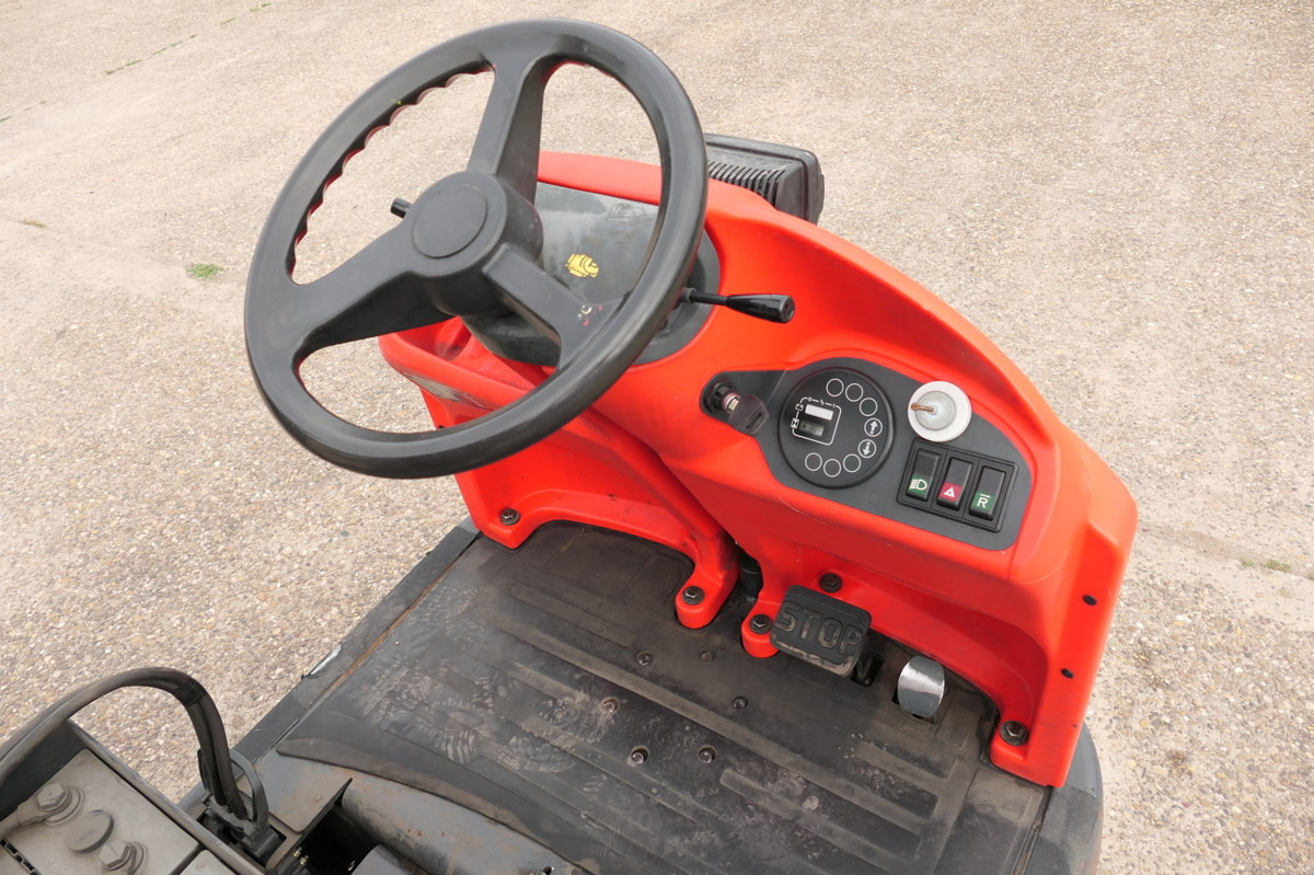 LINDE P 60 Z Schlepper - Remolcadora: foto 5 LINDE P 60 Z Schlepper - Remolcadora: foto 5