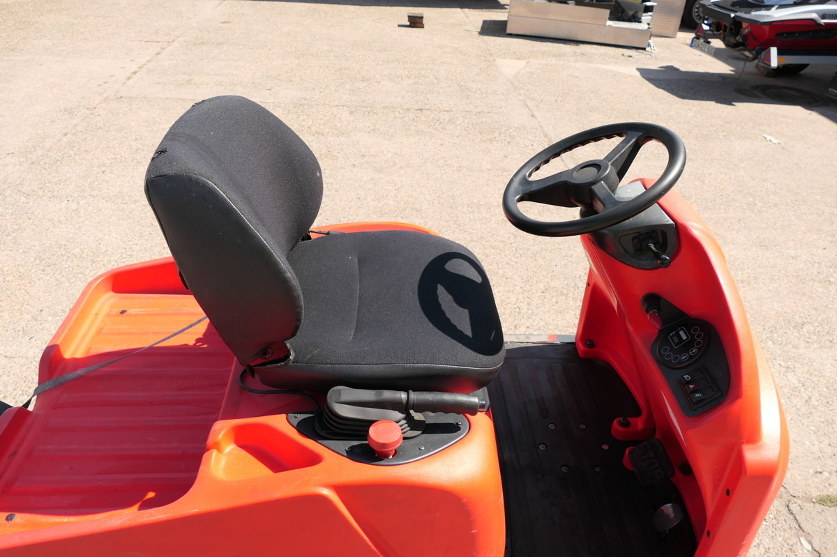 LINDE P 60 Z Schlepper - Remolcadora: foto 5 LINDE P 60 Z Schlepper - Remolcadora: foto 5