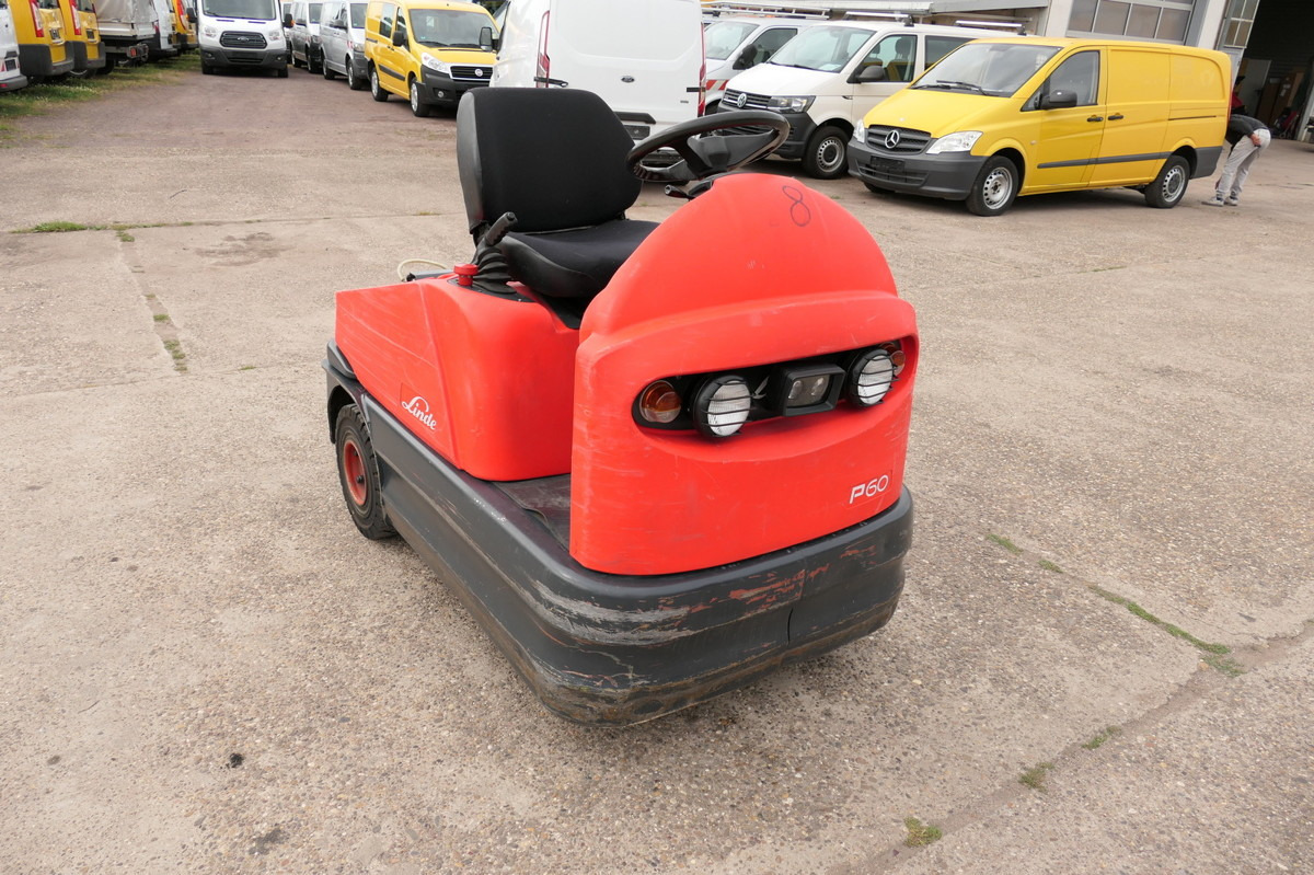 LINDE P 60 Z Schlepper Batterie 50/2018 - Remolcadora: foto 1 LINDE P 60 Z Schlepper Batterie 50/2018 - Remolcadora: foto 1